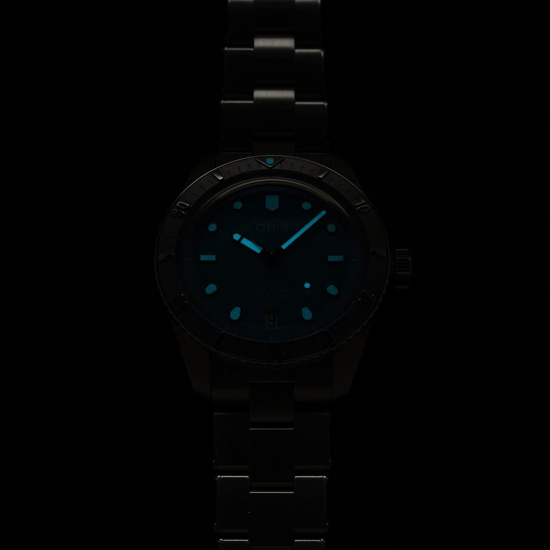 Oris 01 733 7771 4055-07 8 19 18 мужские часы застежка крупным планом